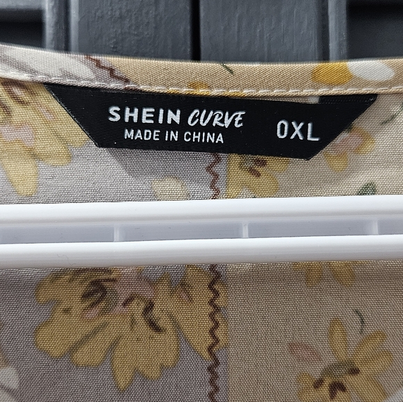 NWOT Shein Curve Pattern Dress ( Size 0XL) - Picture 2 of 5